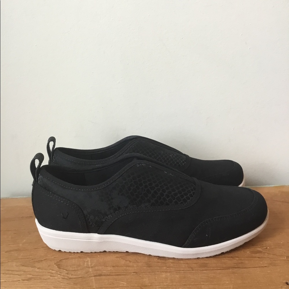 Vionic Magnolia Denver Walking Shoe/Sneaker WIDE
